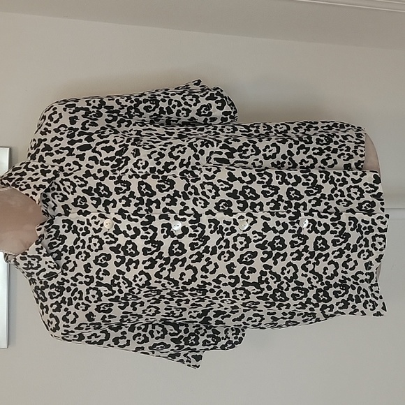 Anthropologie Lily & Lionel, Animal Print, Button Down, 100% Silk, Size M, NWT! - Picture 1 of 9